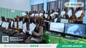 MTs Miftahul Ulum 2 Serahkan Sertifikat dan Medali Olimpiade Nasional kepada Siswi Berprestasi