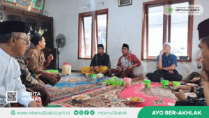 MTs Miftahul Ulum 2 Takziyah ke Ngampelrejo Jombang Jember