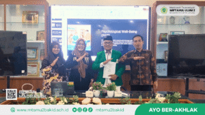 Guru MTs Miftahul Ulum 2 Sukses Ikuti Sidang Proposal Tesis di UAS Jember