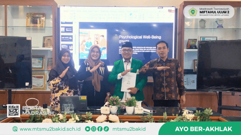 Guru MTs Miftahul Ulum 2 Sukses Ikuti Sidang Proposal Tesis di UAS Jember