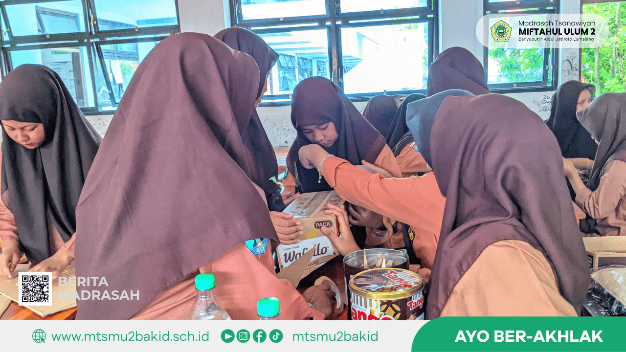 Siswi MTs Miftahul Ulum 2 Ikuti Ujian Praktik Pembuatan Hampers Snack